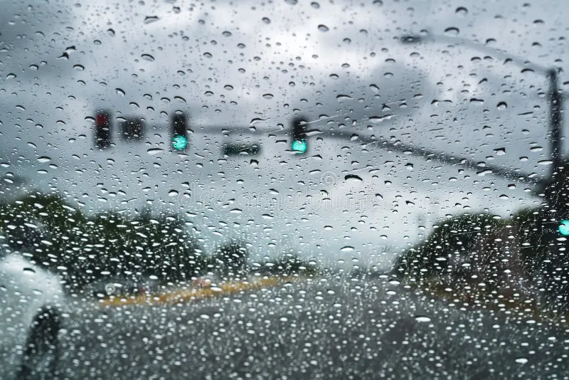 美国华人律师: 加州雨季应当谨慎驾驶,防止碰撞事故